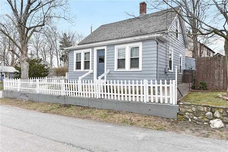77 Long St East Greenwich, RI 02818