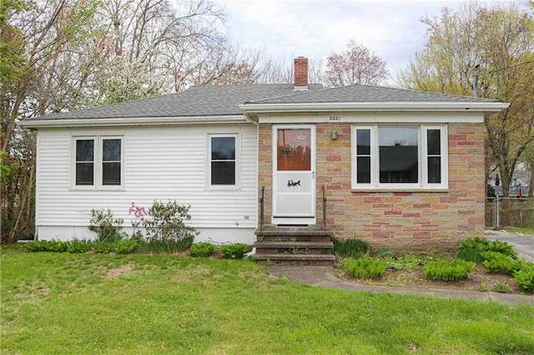 2221 Diamond Hill Rd Cumberland, RI 02864