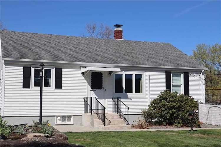 132 Maple St Lincoln, RI 02838