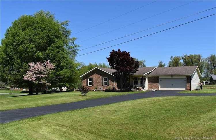 2234 Lenrose Ln NW Corydon, IN 47112