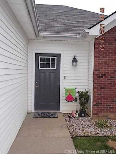 1229 Rolling Meadows Ct Scottsburg, IN 47170