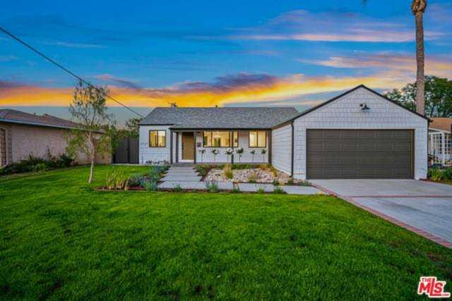 5727 W 79th St Los Angeles, CA 90045