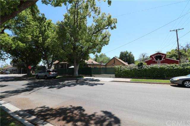 703 S Mariposa St Burbank, CA 91506