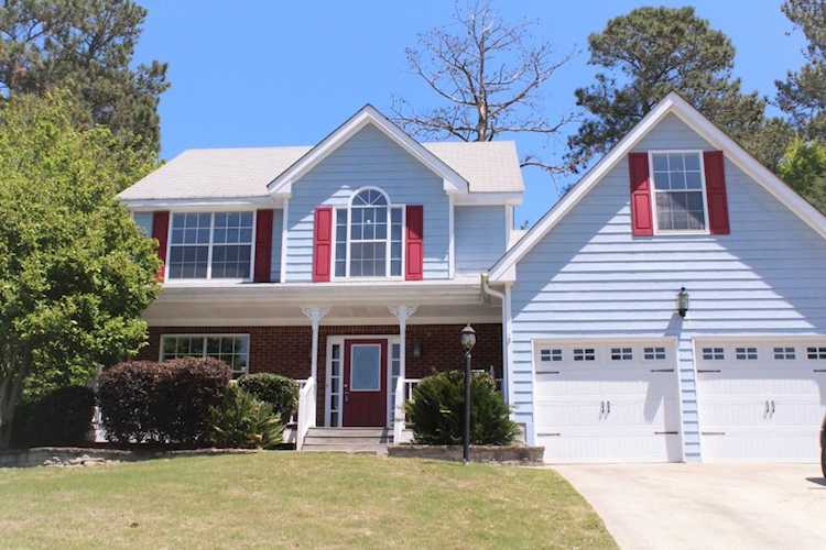 1165 Timber Walk Dr Loganville, GA 30052