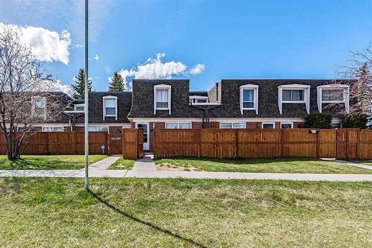 330 Canterbury Dr SW #105 Calgary, AB T2W 1H6