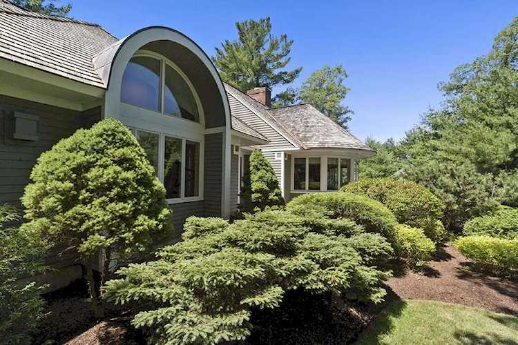 93 Country Club Way Ipswich, MA 01938
