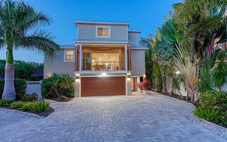 4841 Commonwealth Dr Sarasota, FL 34242