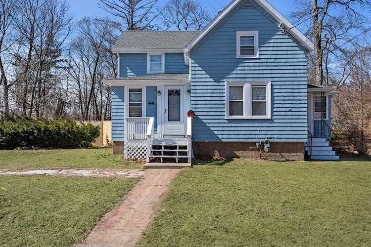 44 Silver St Randolph, MA 02368