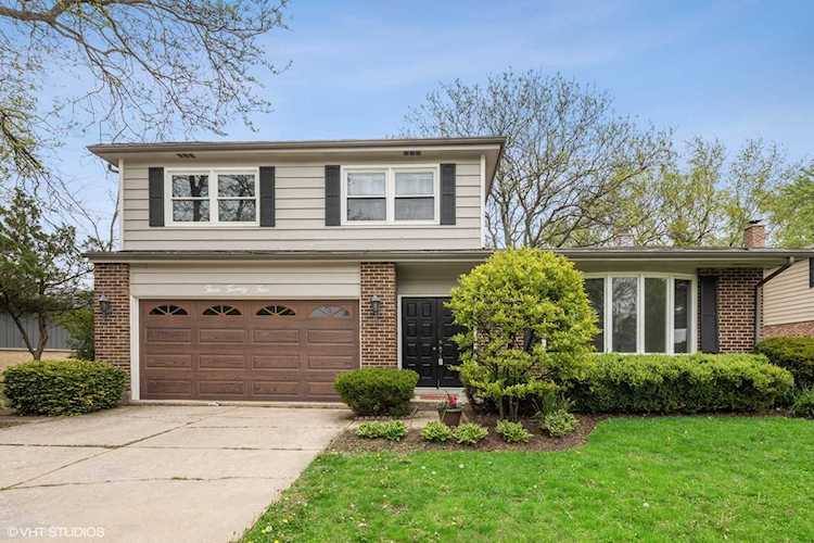 325 Prince Edward Rd Glen Ellyn, IL 60137