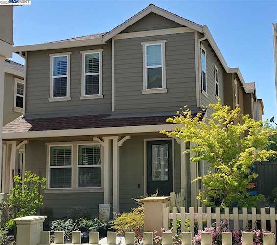 209 Southpark Ct Martinez, CA 94553