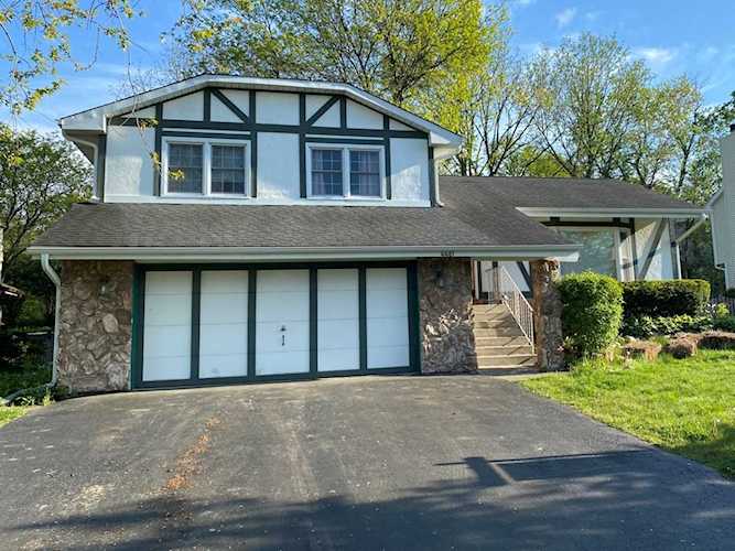 4461 Country Trl Gurnee, IL 60031 | MLS 11075366 Photo 1