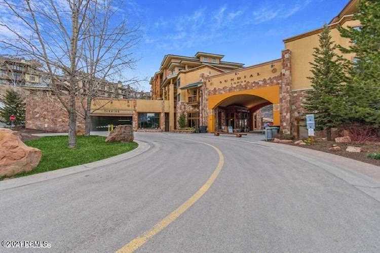 3720 N Sundial Ct Park City, UT 84060