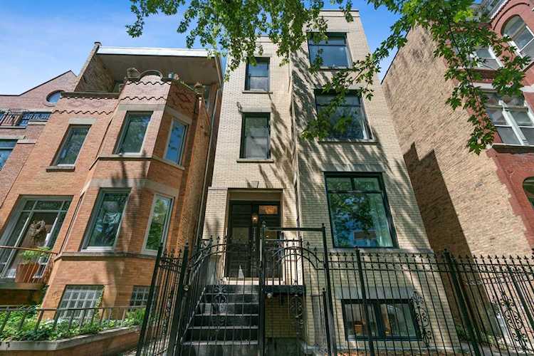 1928 W Crystal St Chicago, IL 60622
