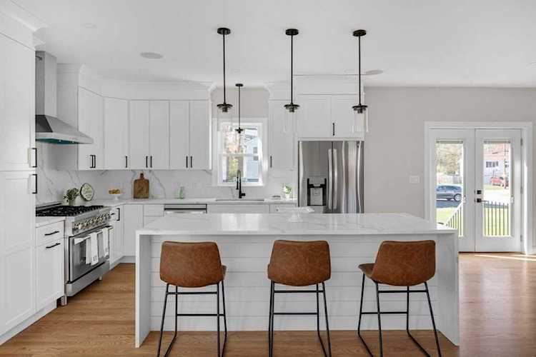14 Carol Avenue Burlington, MA 01803