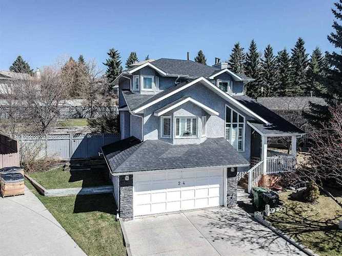 24 Hawksbrow Place NW Calgary, AB T3G 3A5