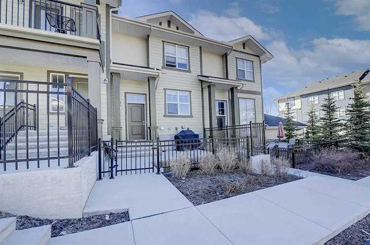 170 Evanscrest Gardens NW Calgary, AB T3P 0S1