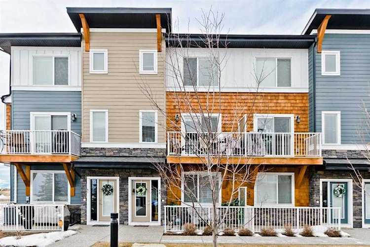 111 Rainbow Falls Gate #40 Chestermere, AB T1X 0Z5