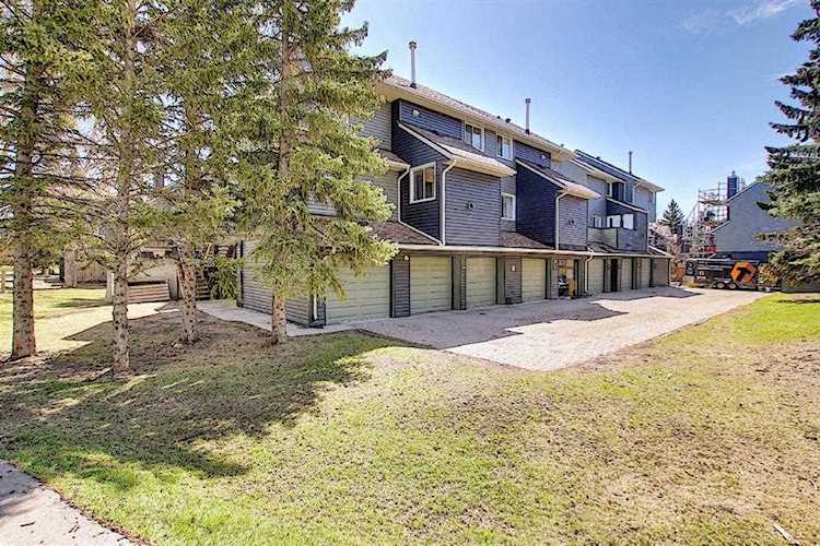 86 Glamis Green SW #279 Calgary, AB T3E 6V1