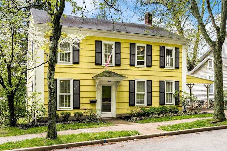 109 E College Street Granville, OH 43023