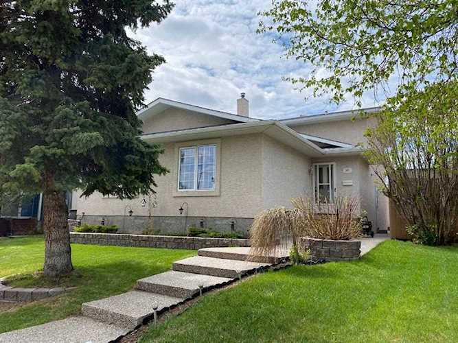167 Sunmount Bay SE Calgary, AB T2X 2N2