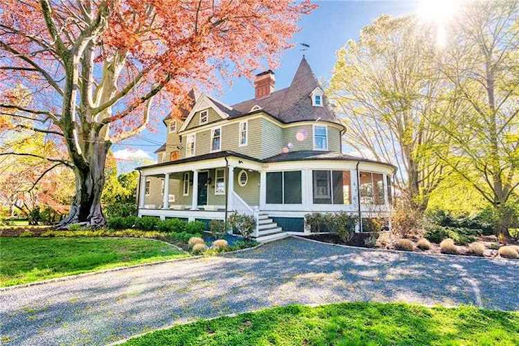298 Rumstick Rd Barrington, RI 02806