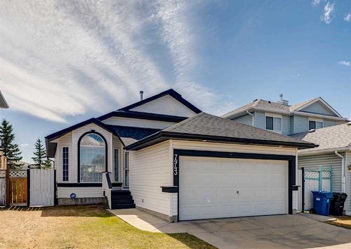 7943 Laguna Way NE Calgary, AB T1Y 7C2