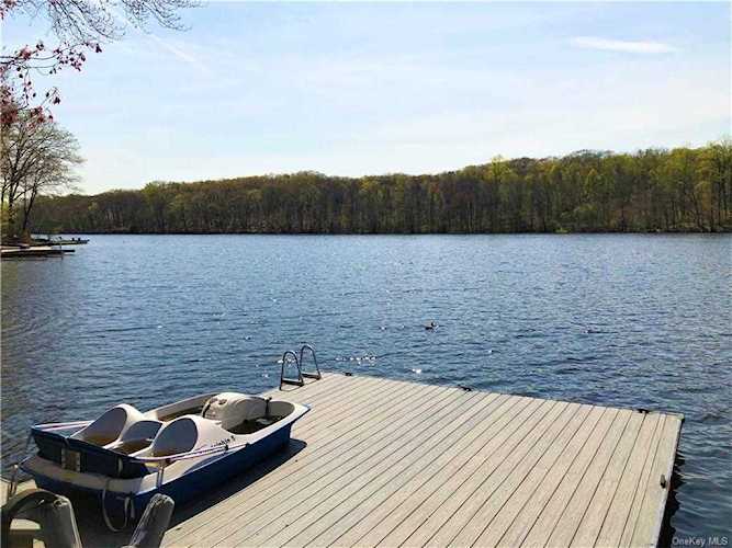 11 Kirk Lake Drive Mahopac, NY 10541