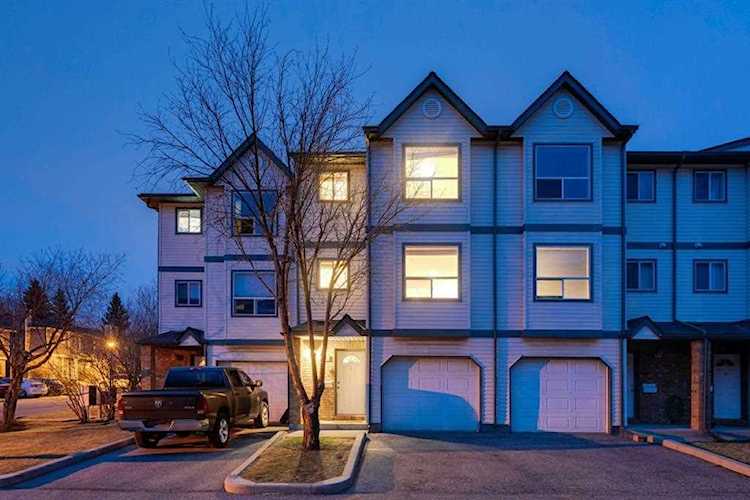 106 Anderson Grove SW Calgary, AB T2W 6H7