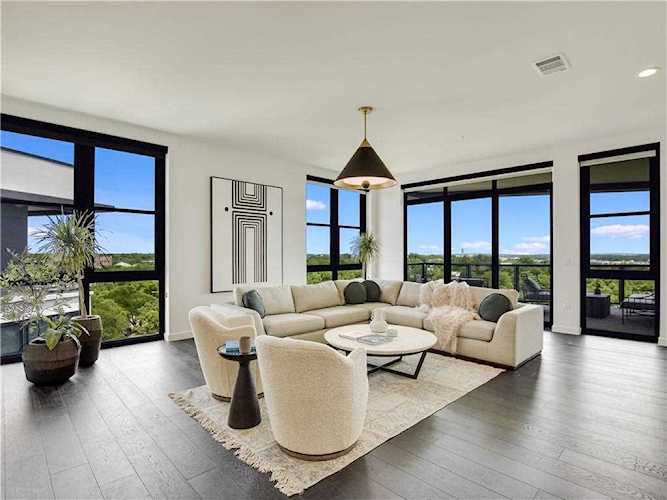 800 Embassy DR #611 Austin, TX 78702