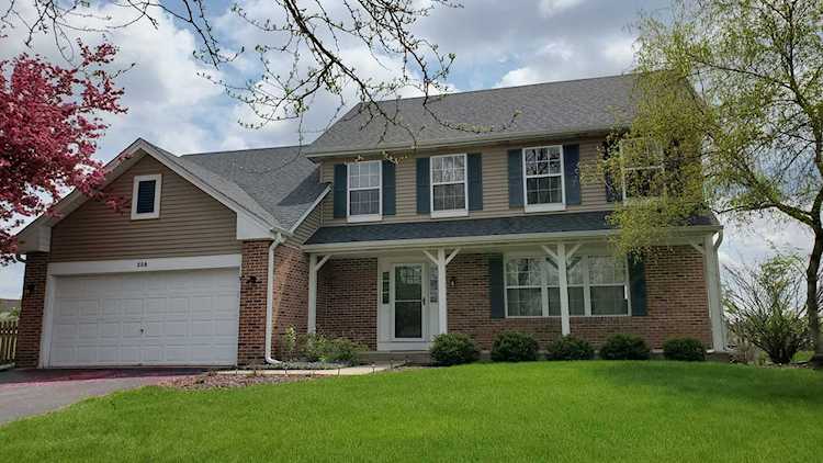 208 Long Meadow Ct Oswego, IL 60543