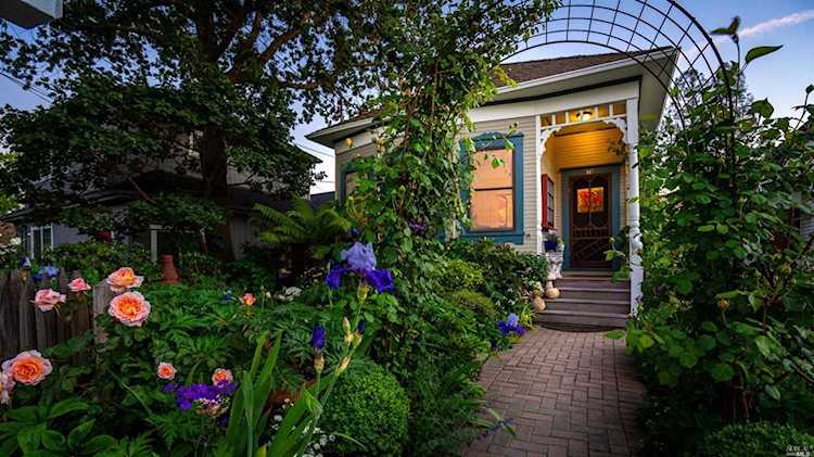 117 Upham Street Petaluma, CA 94952