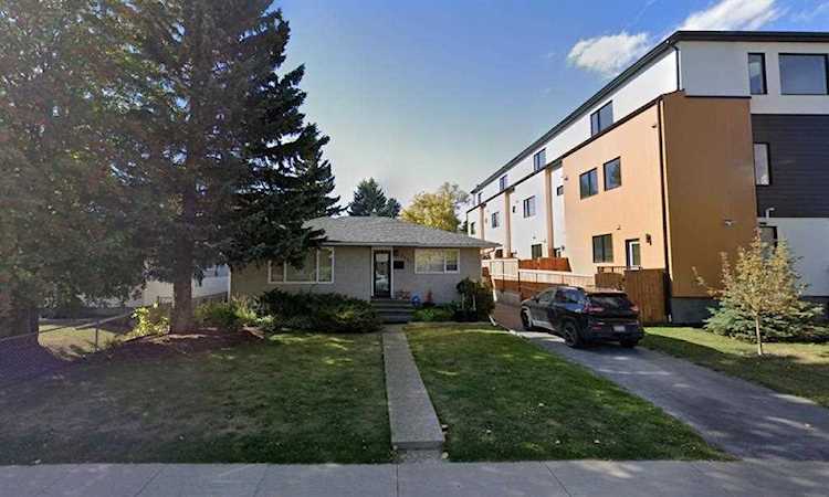 3351 Spruce Dr SW Calgary, AB T3C 3A3