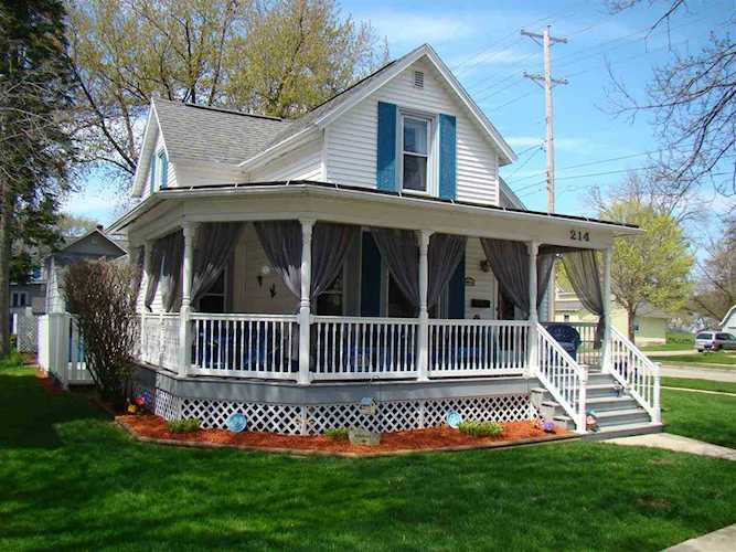 214 N University Ave Beaver Dam, WI 53916