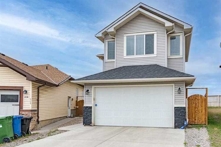 220 Covecreek Ct NE Calgary, AB T3K 0J6