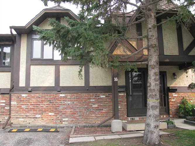16 Storybook Gardens NW Calgary, AB T3G 1Y4