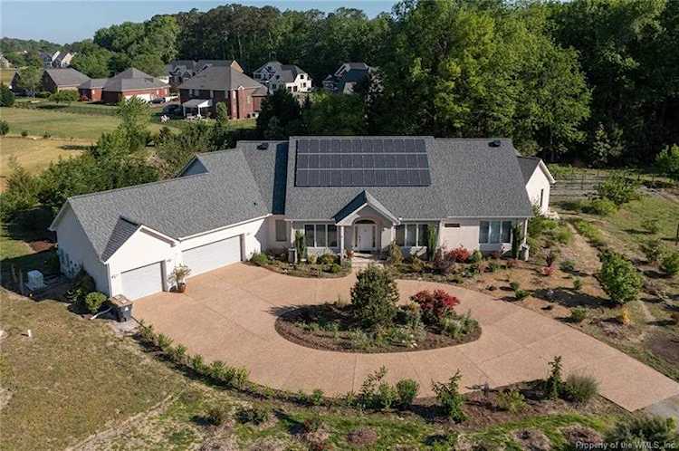 1409 Yorktown Rd Yorktown, VA 23693