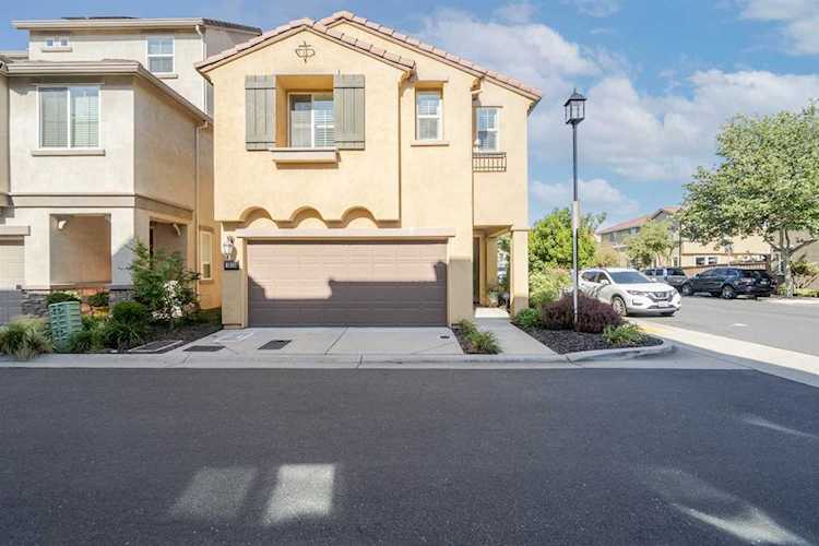 1813 Camino Real Way Roseville, CA 95747