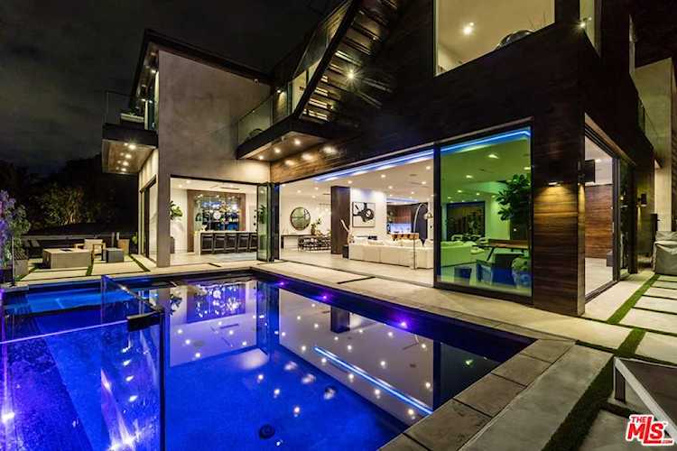 2031 Roscomare Rd Los Angeles, CA 90077