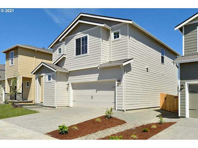 1319 W 17th Ave La Center, WA 98629
