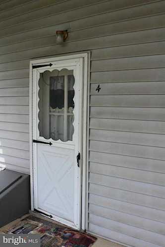 110S Charles St #4 Charles Town, WV 25414 | MLS ® WVJF142308 Photo 1