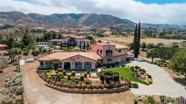 444 Westlake Dr Palmdale, CA 93551