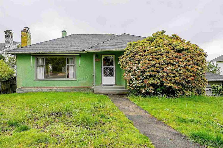 1414 Nanaimo Street New Westminster, BC V3M 2G4