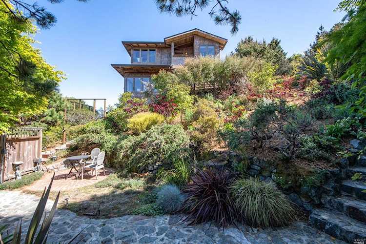 300 Drakes View Drive Inverness, CA 94937