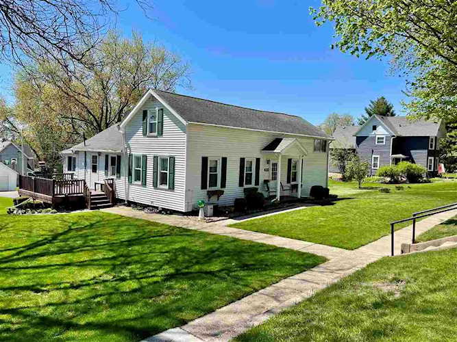 421 Columbia Ave Deforest, WI 53532