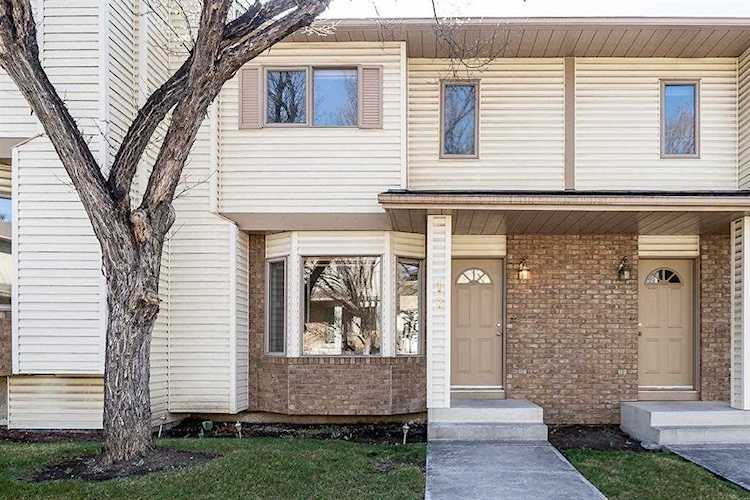 12 Patina Park SW Calgary, AB T3H 3E1