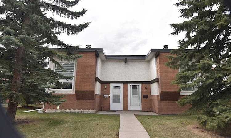 217 Pinemont Rd NE Calgary, AB T1Y 2R5