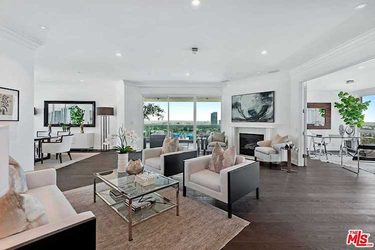 10490 Wilshire Blvd #1204 Los Angeles, CA 90024