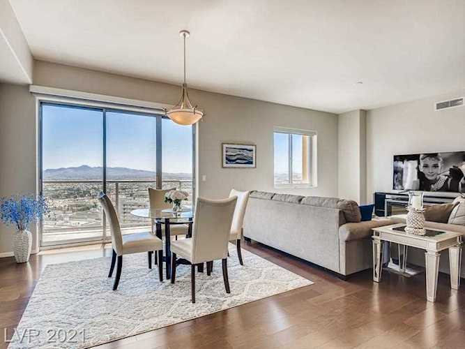 8255 Las Vegas Blvd #1819 Las Vegas, NV 89123