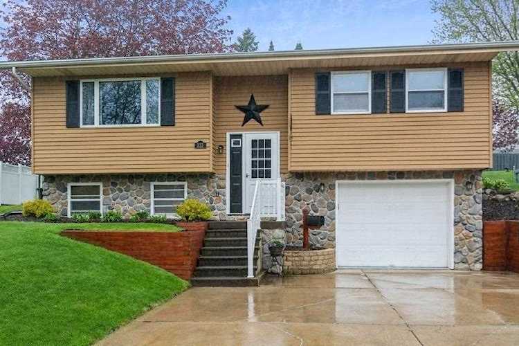 313 Krieser Dr Mayville, WI 53050