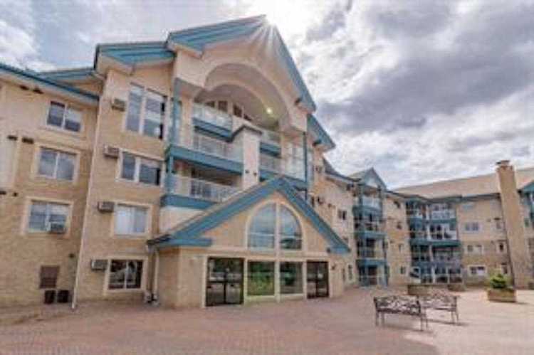 7239 Sierra Morena Blvd SW #218 Calgary, AB T3H 3N5